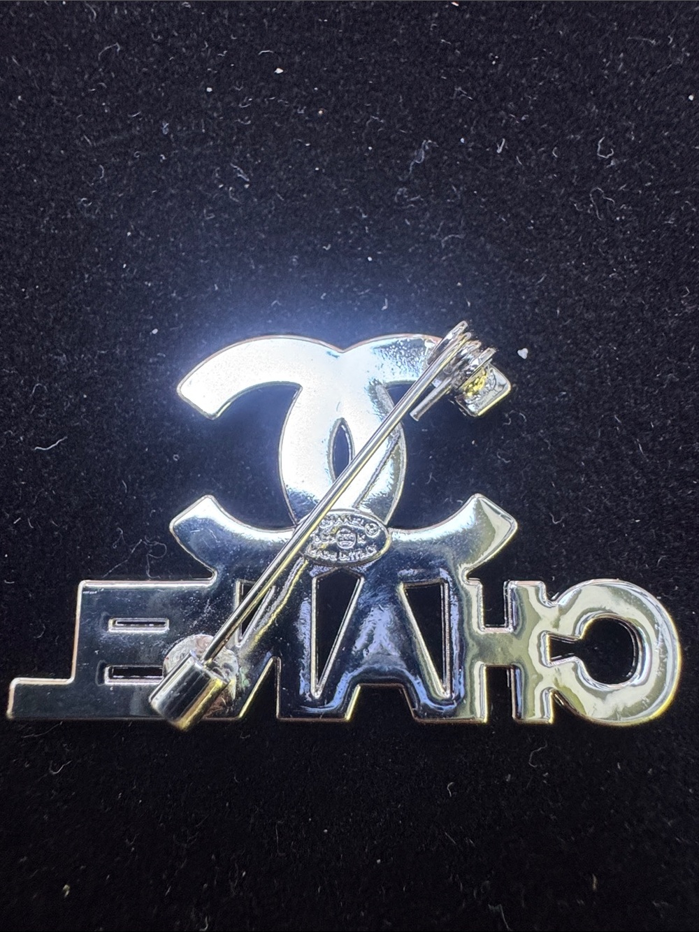 Brooch Clear Crystal Lettering Brooch - - Picture 4 of 4